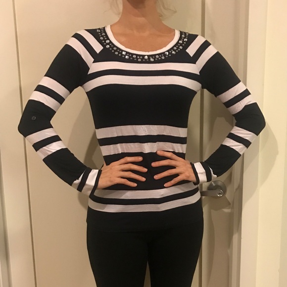 INTERNATIONAL CONCEPTS BLACK & WHITE STRIPED TOP - Picture 6 of 7